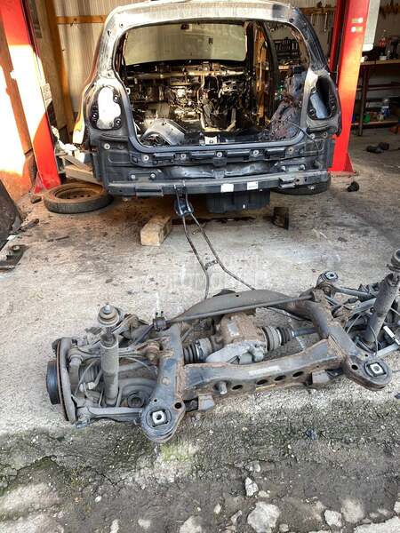 zadnji trap e87 za BMW 114, 116, 118 ... od 2004. do 2009. god.