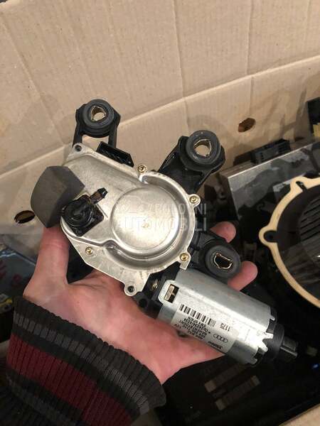 Motoric zadnjeg brisaca za Audi A4