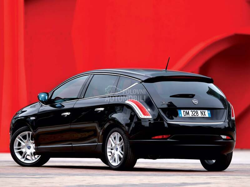 stop svetla za Lancia Delta od 2007. do 2014. god.