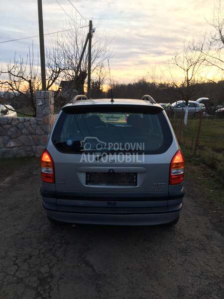 Branik zadnji više boja za Opel Zafira od 2000. do 2005. god.