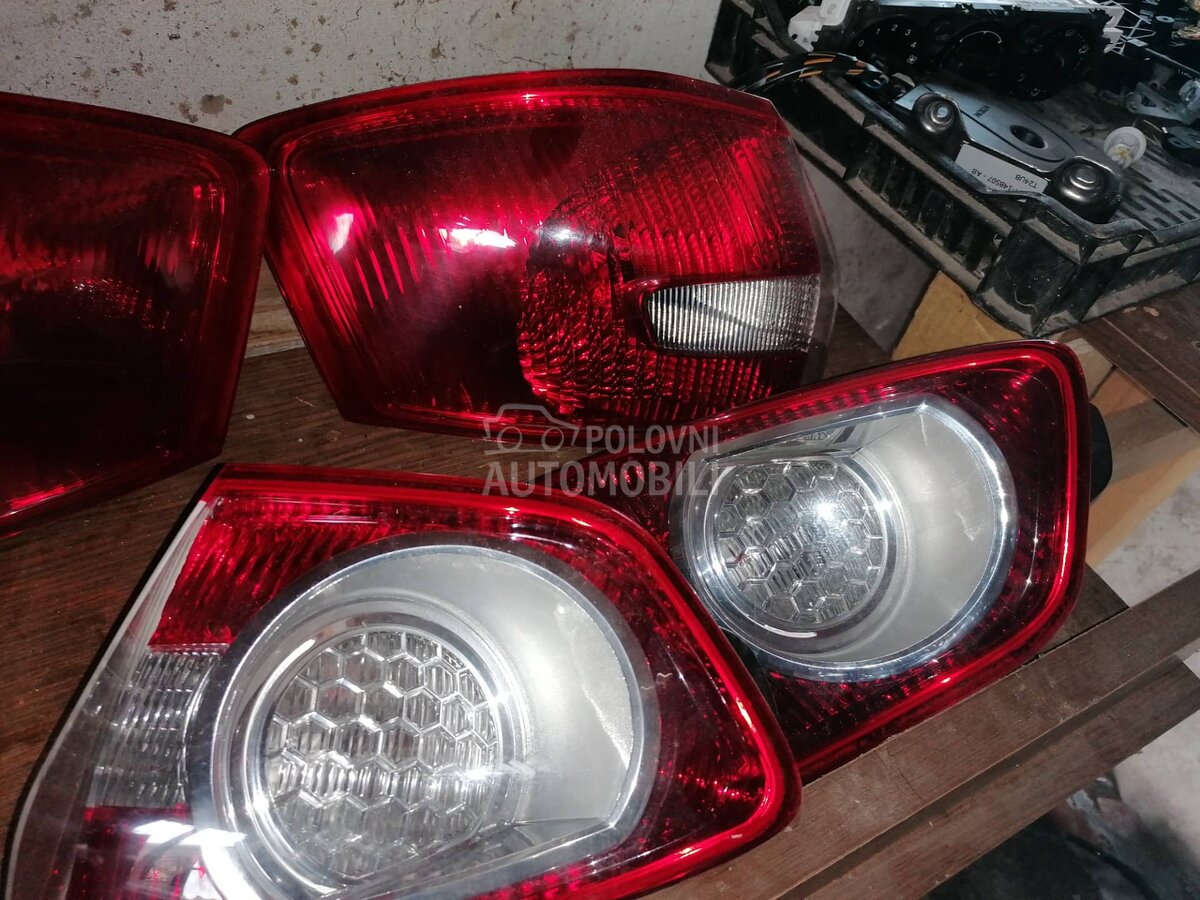 Stop svetlo za Ford Kuga od 2008. do 2012. god.