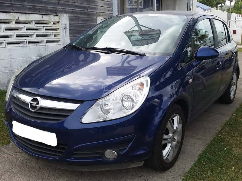 Opel Corsa D -  kompletan auto u delovima
