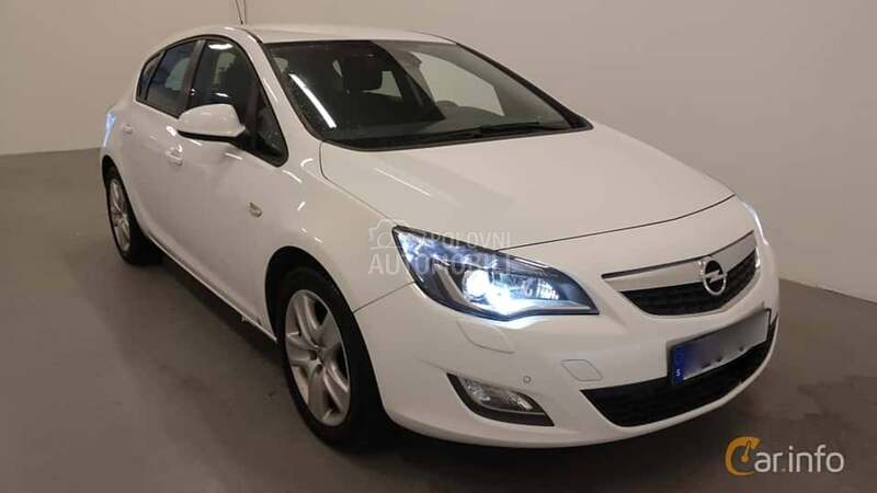 Opel Astra 2012. god. -  kompletan auto u delovima