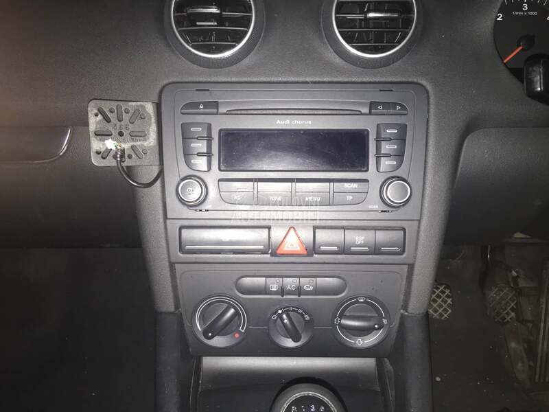 fabricki radio za Audi A3