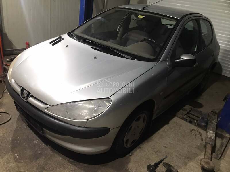Peugeot 206 -  kompletan auto u delovima