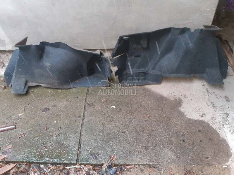 tepih u gepeku za Audi A4