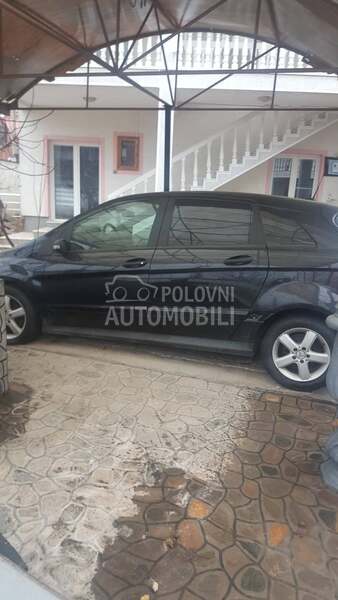 komplet auto u delovima za Mercedes Benz B Klasa
