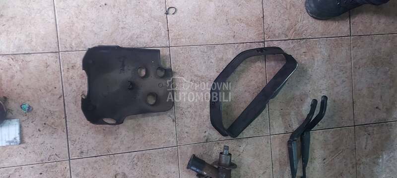 plastika oko volana za Peugeot 106