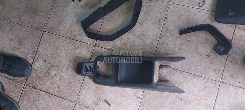 Centralna središnja konzola za Peugeot 106