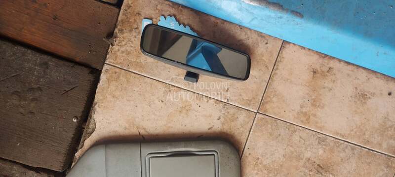 retrovizor unutrasnji za Peugeot 106
