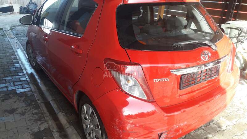 Toyota Yaris diesel 2012. god. -  kompletan auto u delovima