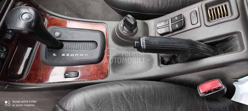 Centralna konzola za Saab 9-5