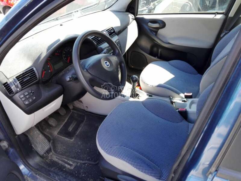 Kontakt brava za Fiat Stilo od 2001. do 2007. god.