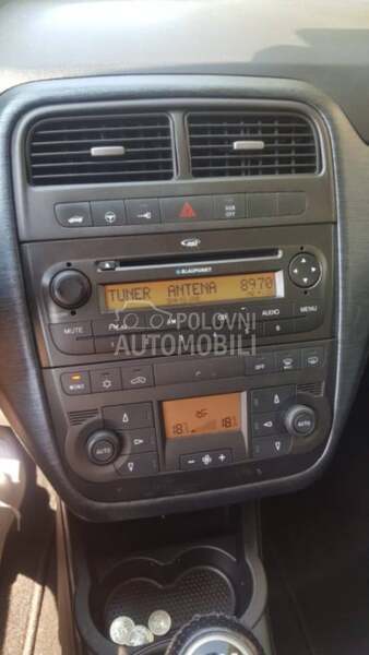 CD  plejer za Fiat Grande Punto