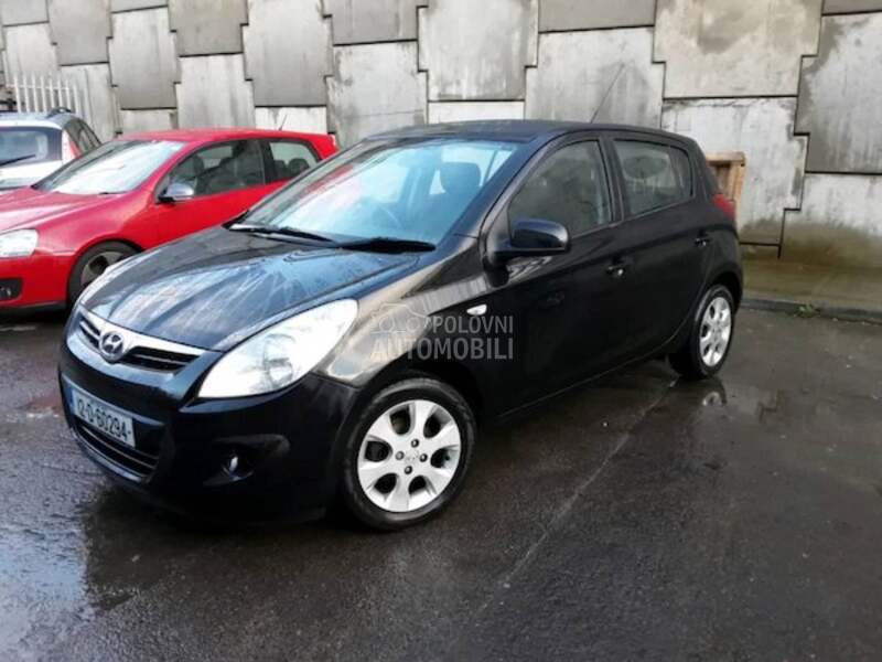 Hyundai i20 -  kompletan auto u delovima