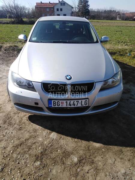 BMW 320 -  kompletan auto u delovima