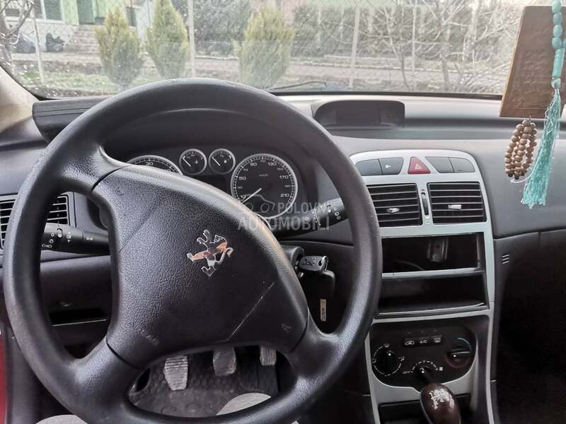 Unutrašnja maska, lajsna za Peugeot 307 od 2001. do 2008. god.