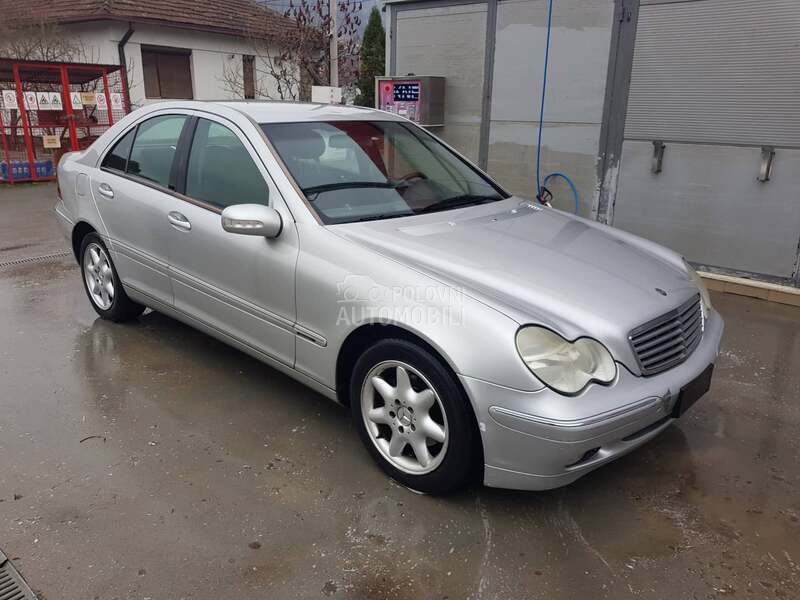 krilo far branik hauba za Mercedes Benz C Klasa od 2002. do 2005. god.