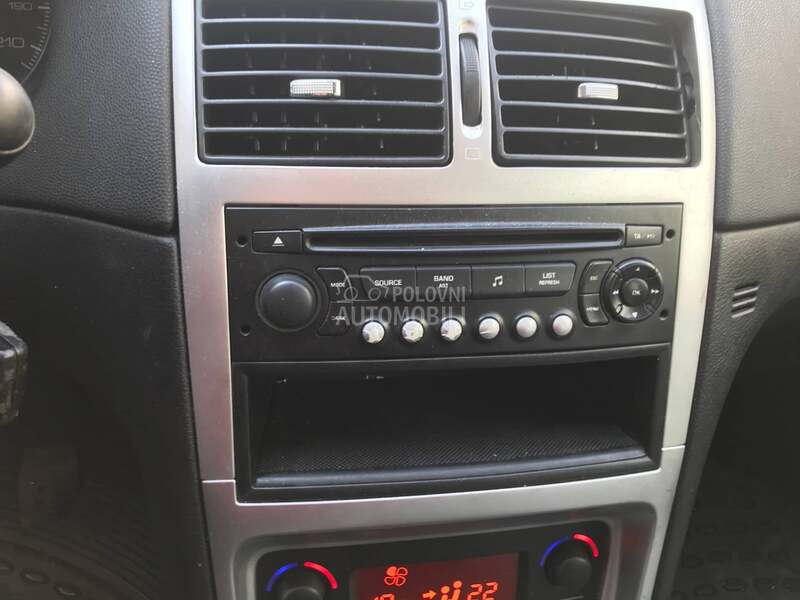 Radio / CD / DVD plejeri za Peugeot 307