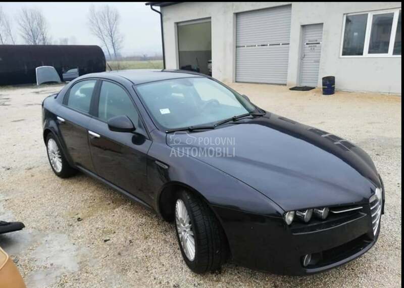 Alfa Romeo 159 -  kompletan auto u delovima