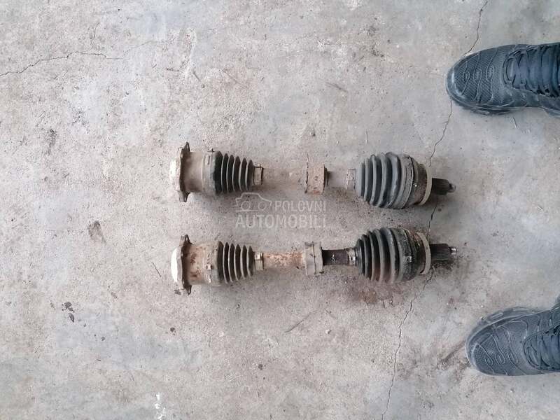Poluosovina za Seat Ibiza od 2002. do 2009. god.