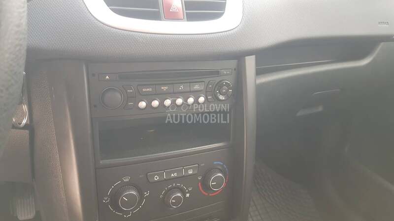 radio cd za Peugeot 207