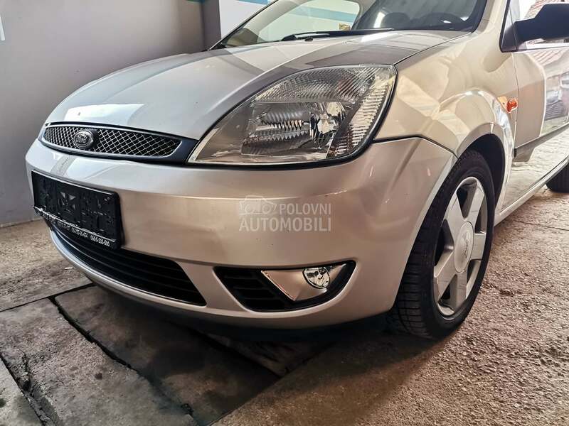 enterijer za Ford Fiesta od 2000. do 2005. god.