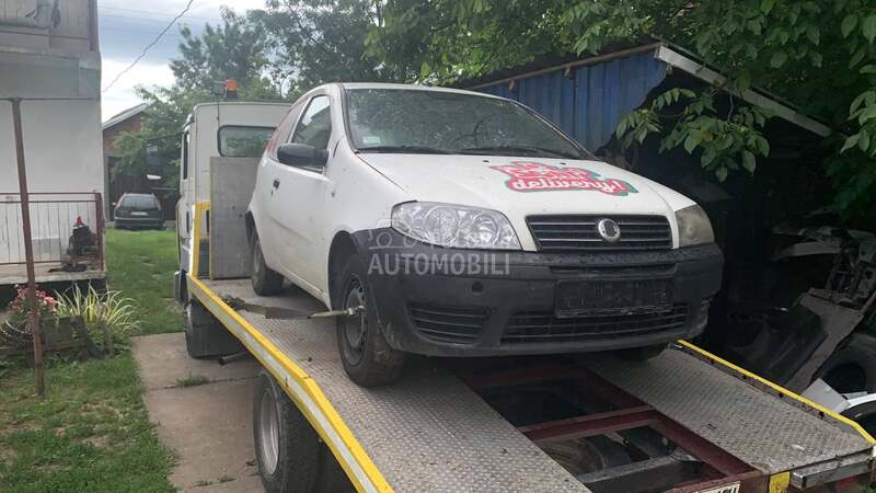 Fiat Punto 2006. god. -  kompletan auto u delovima