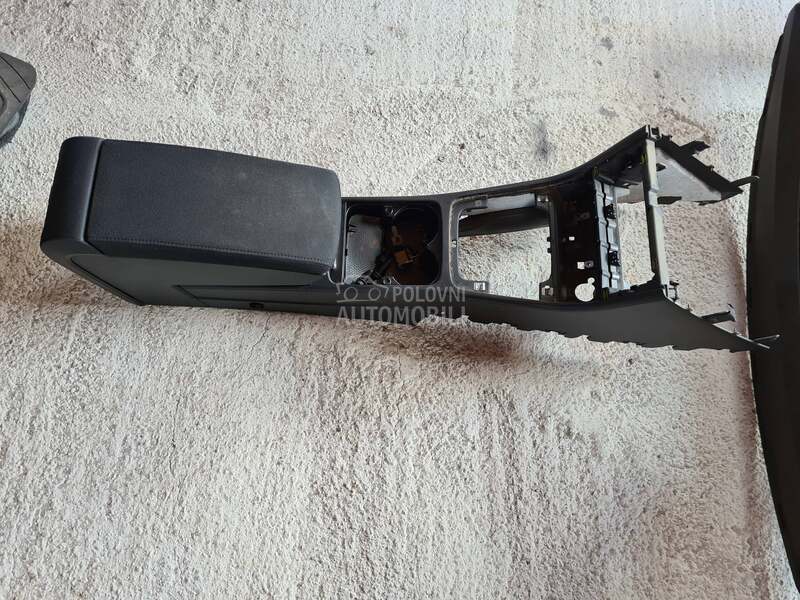naslon za ruku za Volkswagen Passat B6, Passat B7 od 2006. do 2010. god.
