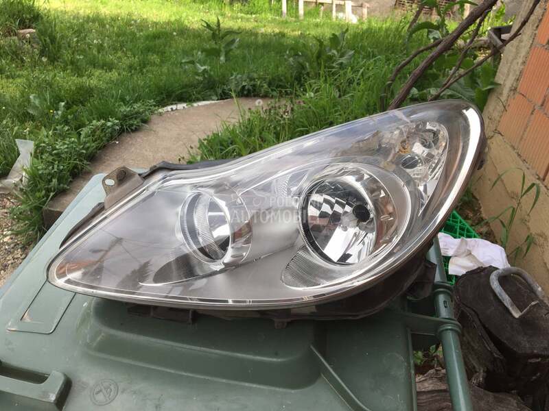 levi far za Opel Corsa D