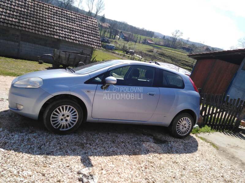 Gepek vrata za Fiat Grande Punto od 2004. do 2010. god.