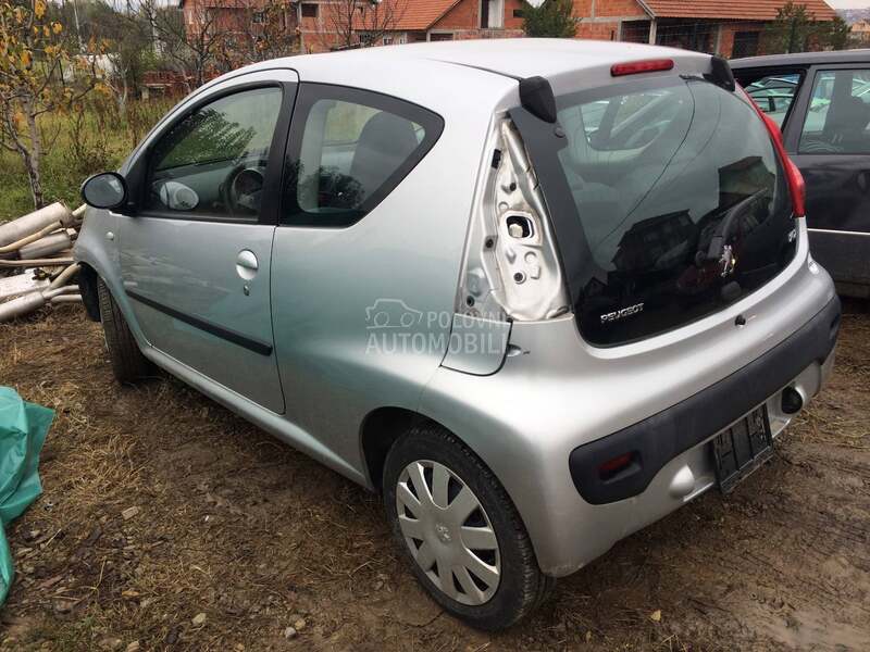polustranica za Peugeot 107 od 2005. do 2012. god.