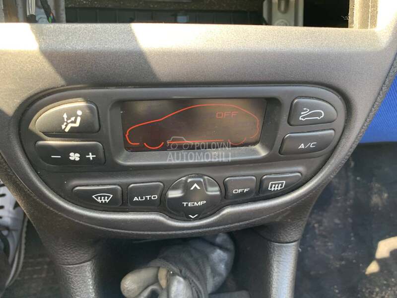 radio CD za Peugeot 206