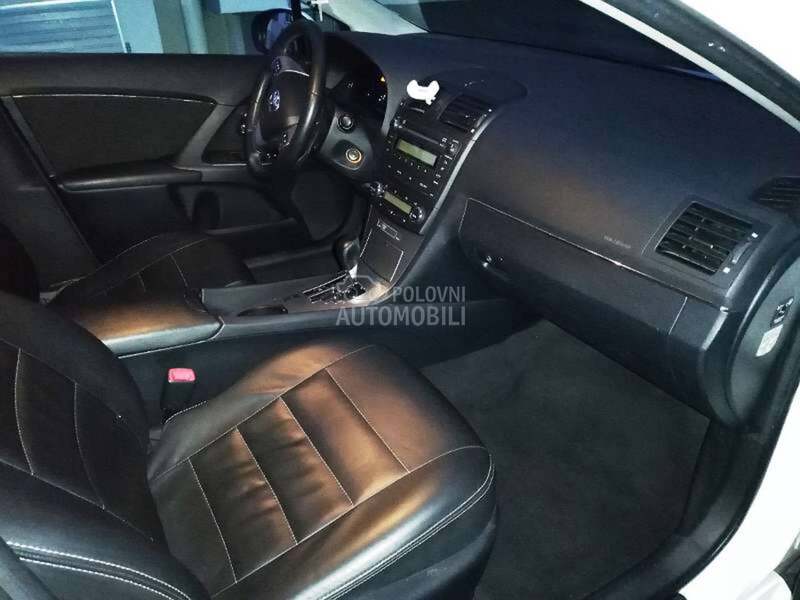 Instrument tabla za Toyota Avensis od 2009. do 2015. god.