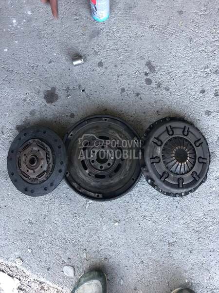 PLIVAJUCI I FUKSNI ZAMAJAC za Audi A3, A4, A6 od 2002. do 2012. god.