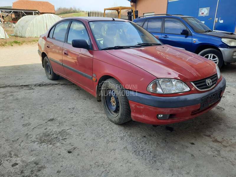 Toyota Avensis -  kompletan auto u delovima