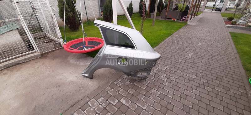 Leva polustranica za Toyota Avensis od 2009. do 2015. god.