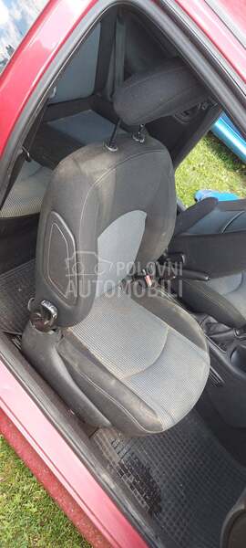 Sedište 3 vrata za Peugeot 206