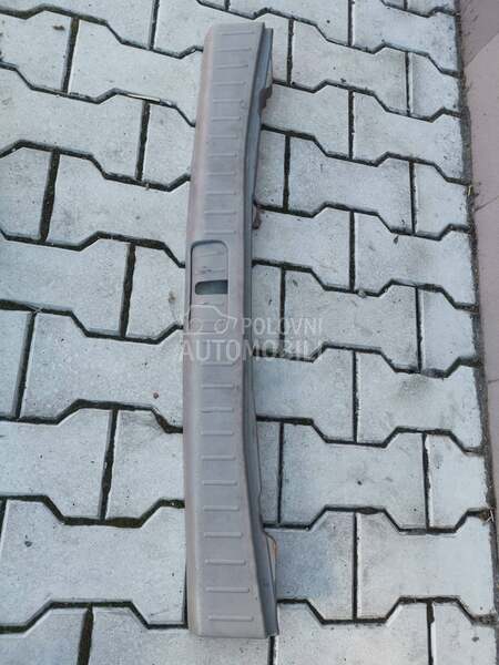unutrasnja lajsna gepeka za Hyundai Tucson od 2002. do 2010. god.