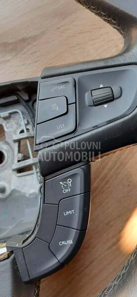 Komande tempomata na volanu za Peugeot 508 od 2010. do 2017. god.