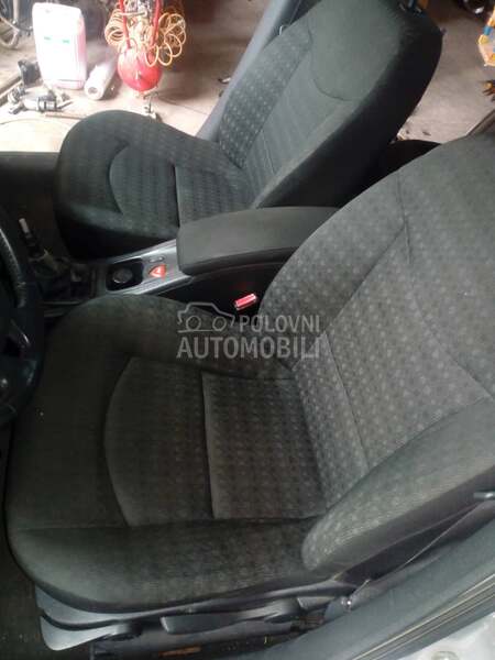 sediste za Renault Laguna