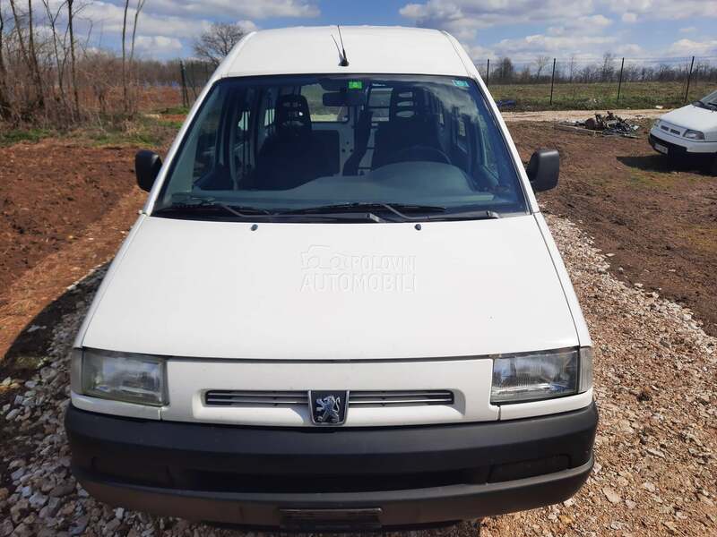 Far levi desni za Peugeot Expert od 1996. do 2006. god.