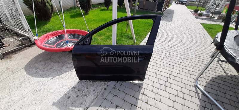 Prednja leva vozačeva vrata za Škoda Superb od 2008. do 2015. god.