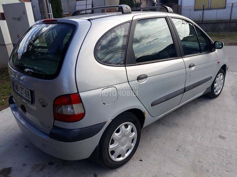 Renault Scenic 2003. god. -  kompletan auto u delovima