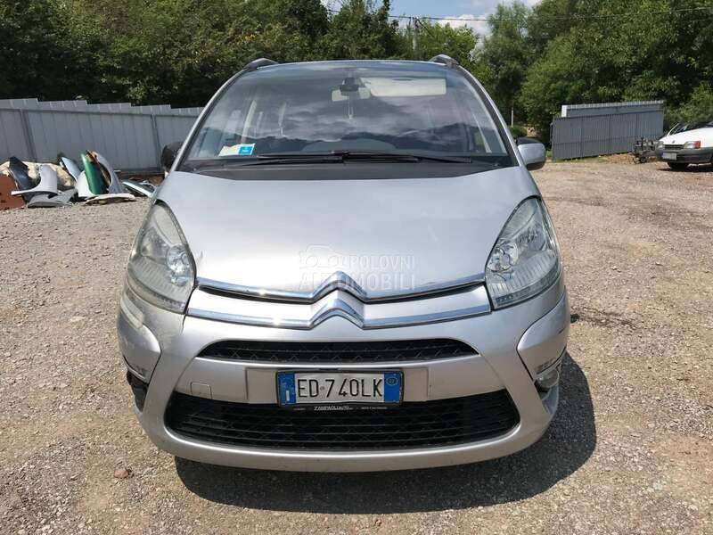 Maska u braniku za Citroen C4 Grand Picasso od 2006. do 2013. god.