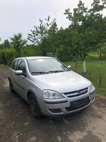 Opel Corsa C 1.2 2003. god. -  kompletan auto u delovima