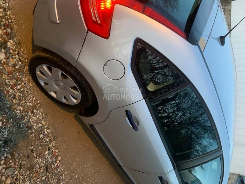 Poklopac rezervoara za Citroen C4 od 2004. do 2010. god.