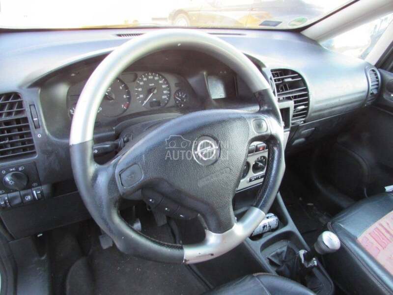 Kontakt brava za Opel Zafira od 1999. do 2005. god.