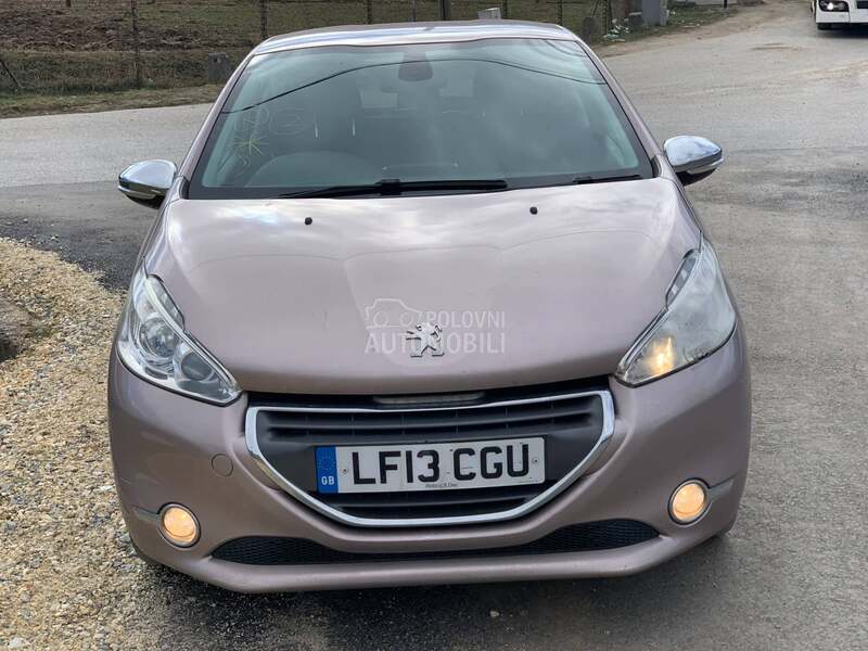 prednji branik za Peugeot 208 od 2012. do 2016. god.