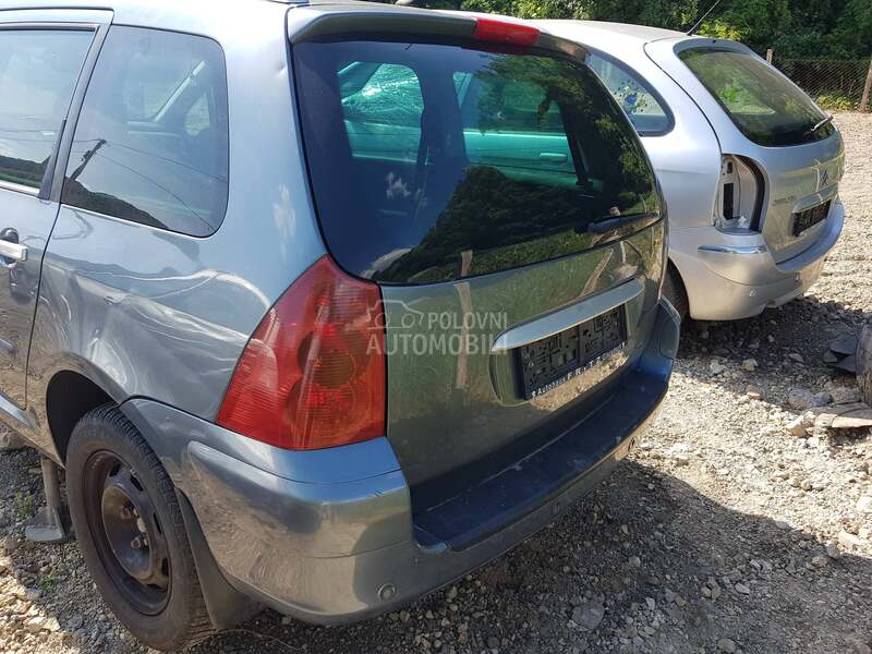 zadnji branik karavan za Peugeot 307 od 2001. do 2007. god.